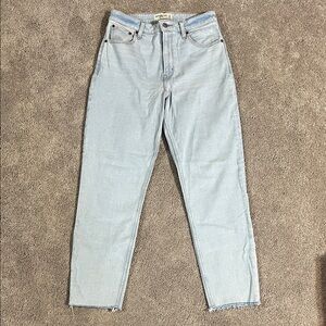 Abercrombie & Fitch The Mom High Rise Light Blue Jeans